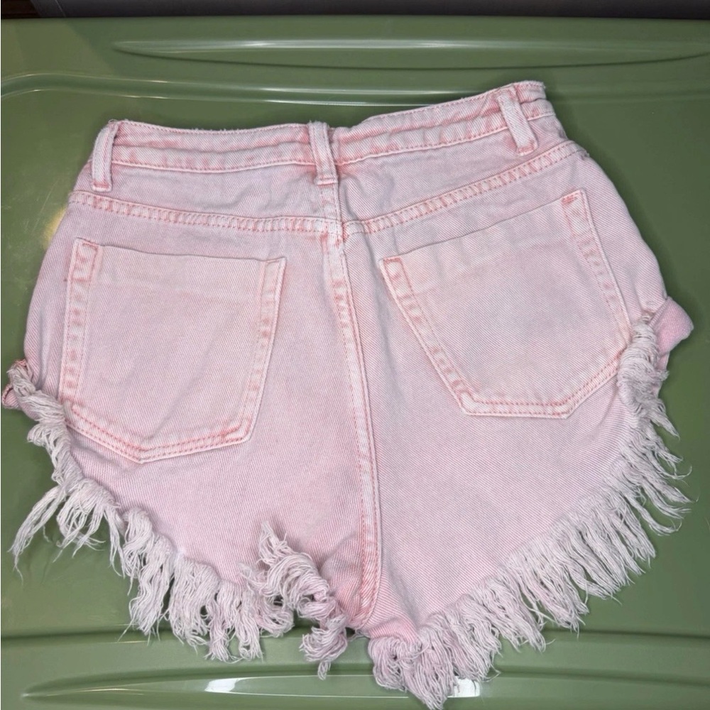 Trendy Pink Frayed Denim Shorts - Picture 5 of 10